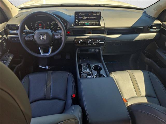 Certified 2025 Honda Pilot Touring image 16