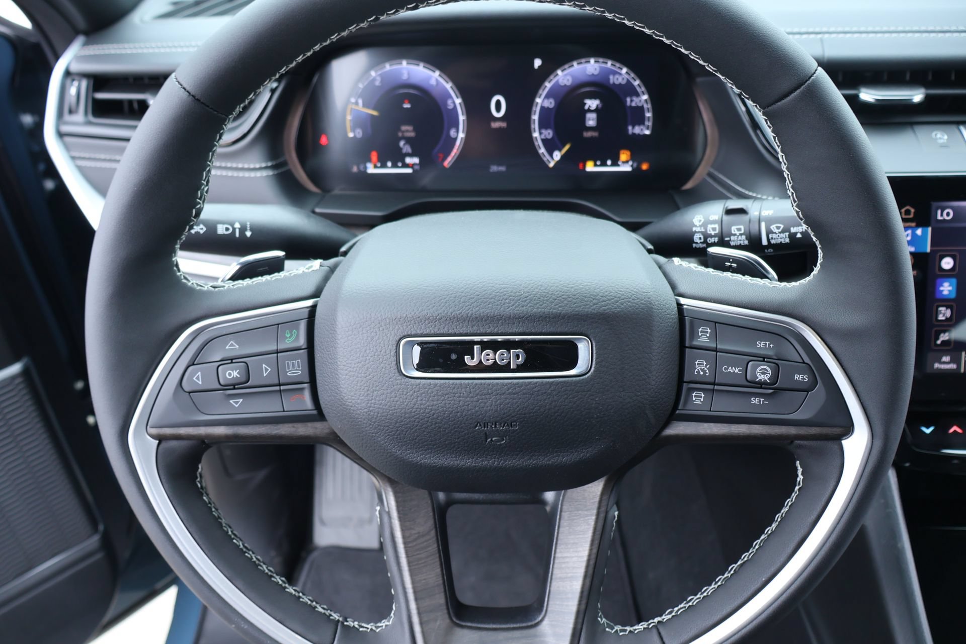 New 2026 Jeep Grand Cherokee Limited AWD/4WD image 3