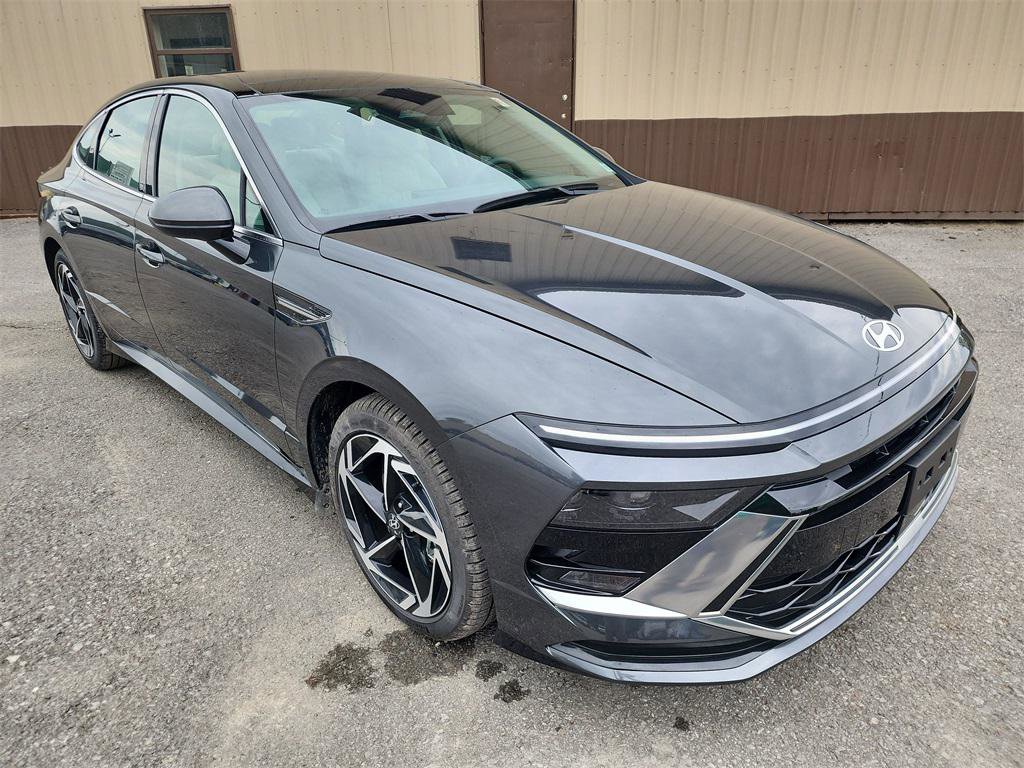 New 2025 Hyundai Sonata SEL image 2