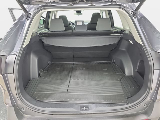 Certified 2022 Toyota RAV4 XLE w/ Convenience Package AWD/4WD image 35