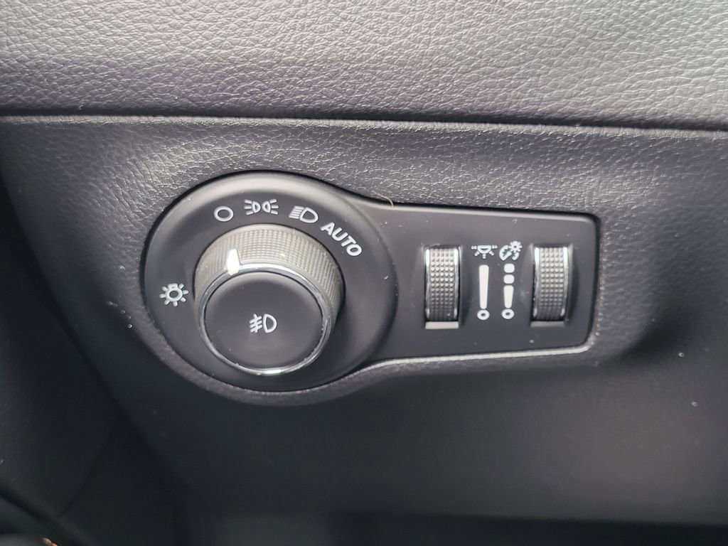 Used 2021 Jeep Compass Limited AWD/4WD image 12