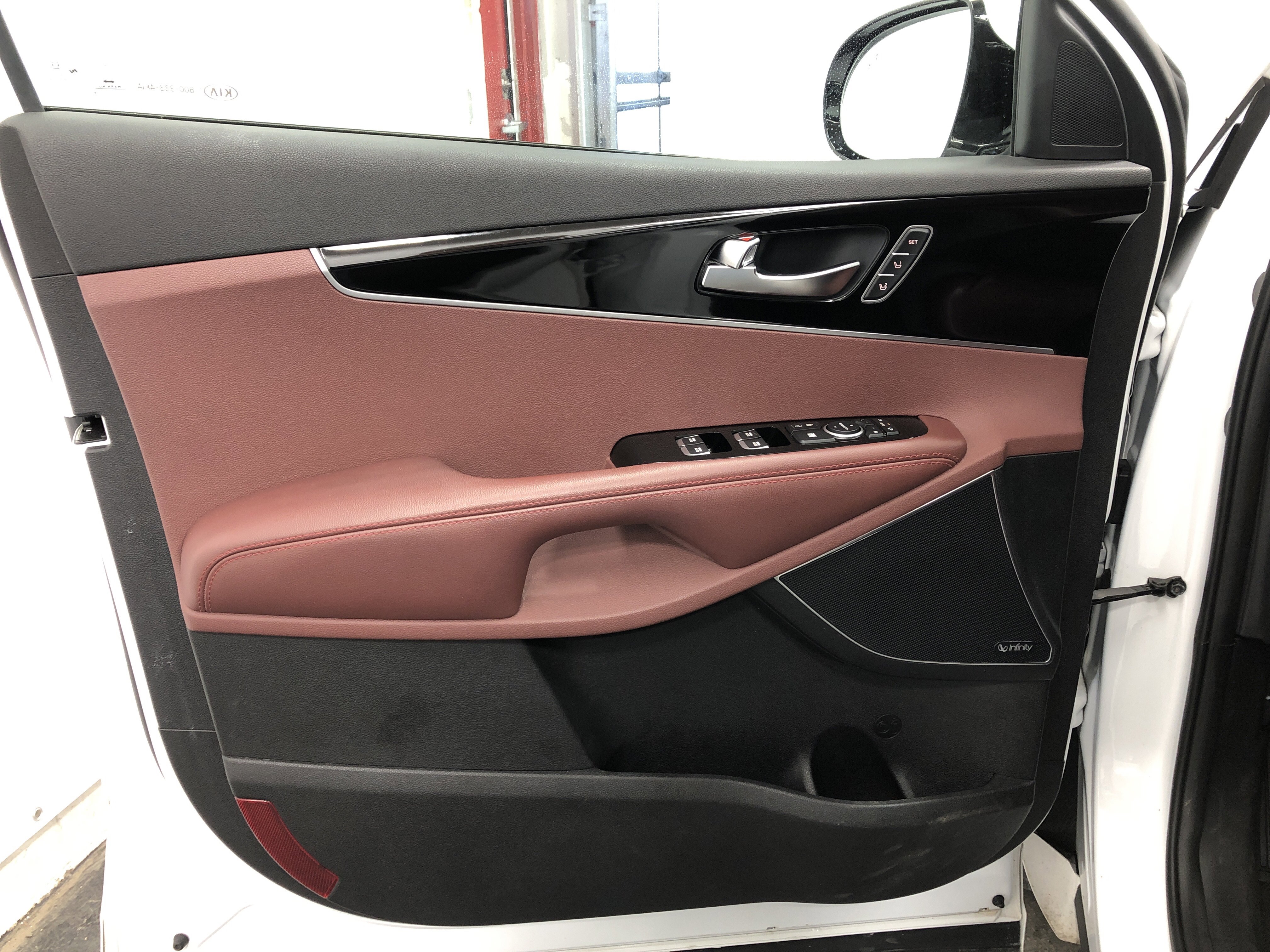 Used 2017 Kia Sorento SX image 18