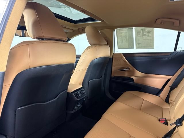 Used 2025 Lexus ES 350 w/ Premium Package FWD image 31