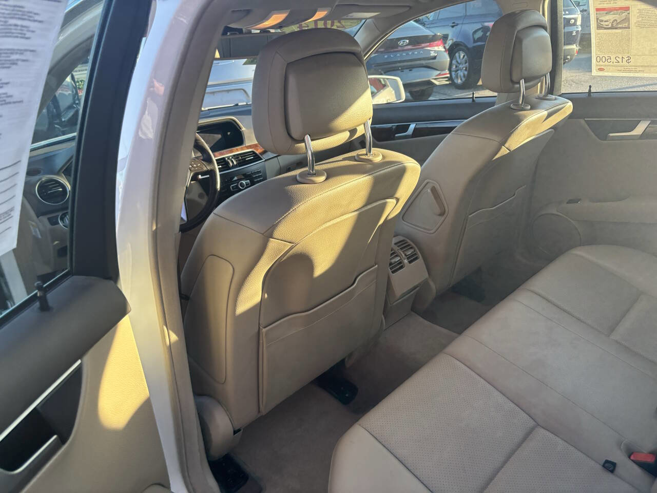 Used 2014 Mercedes-Benz C 300 4MATIC Sedan image 24