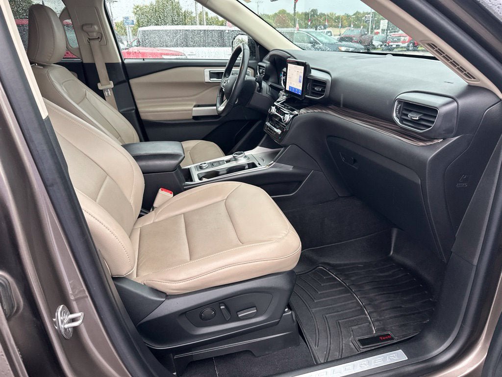 Certified 2021 Ford Explorer Limited w/ Equipment Group 301A AWD/4WD image 12