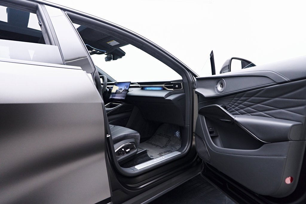 Used 2025 Lotus Eletre image 45