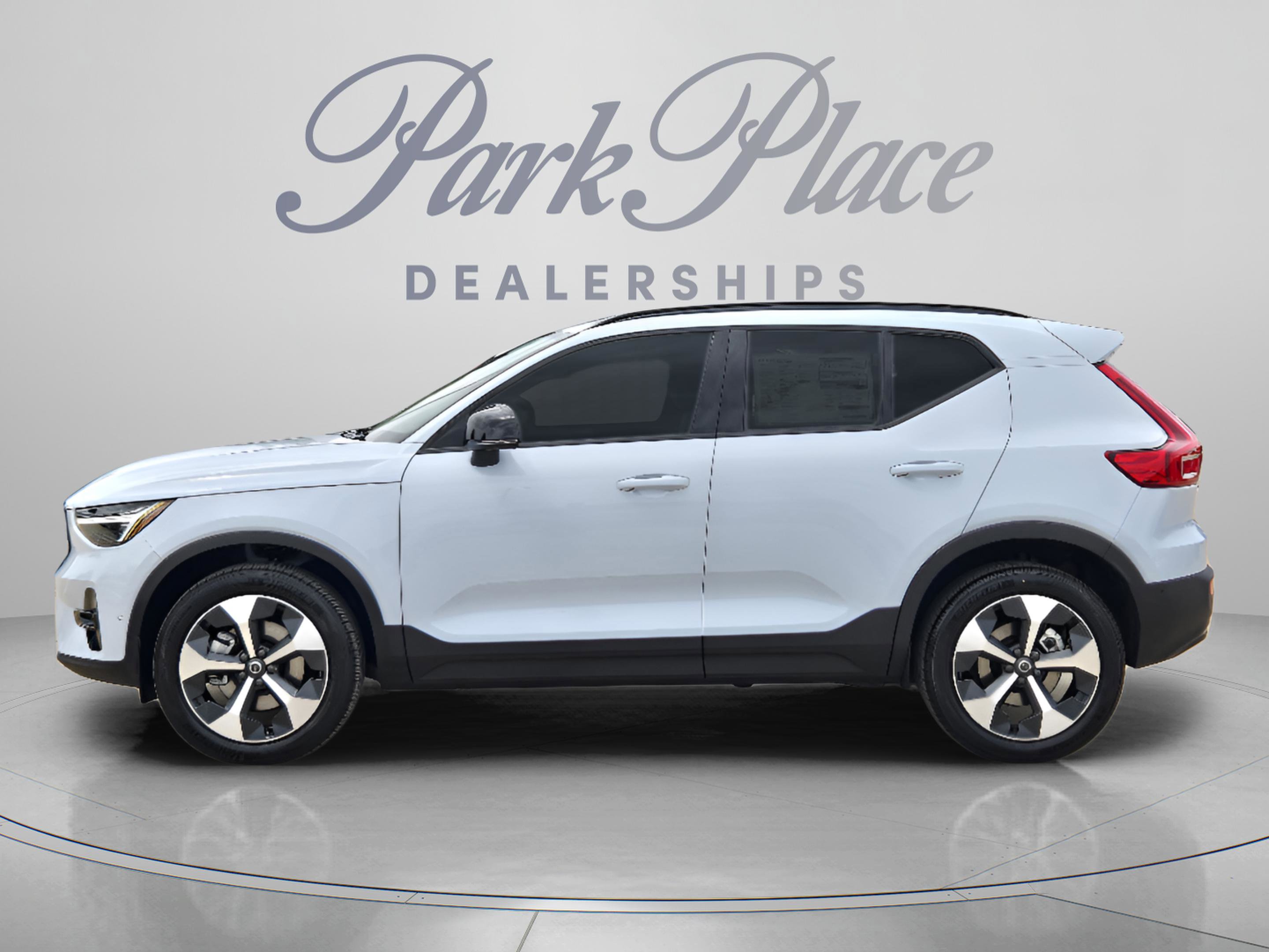 New 2026 Volvo XC40 B5 Plus w/ Protection Package Premier AWD/4WD image 2