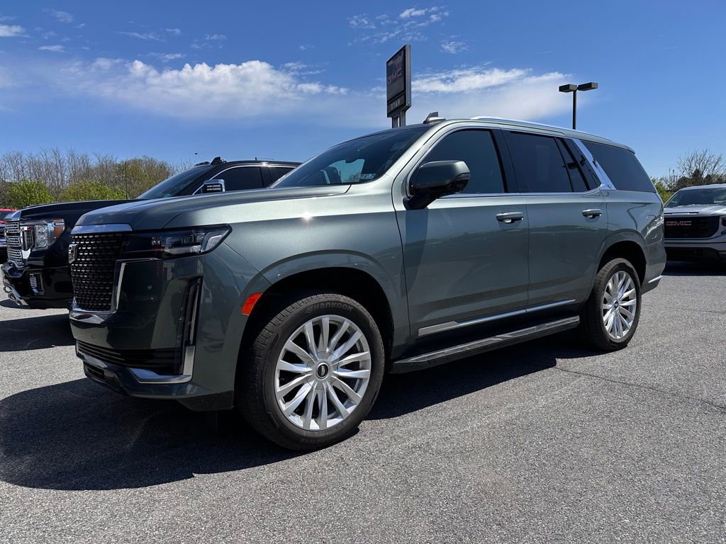 Used 2024 Cadillac Escalade Luxury AWD/4WD image 2