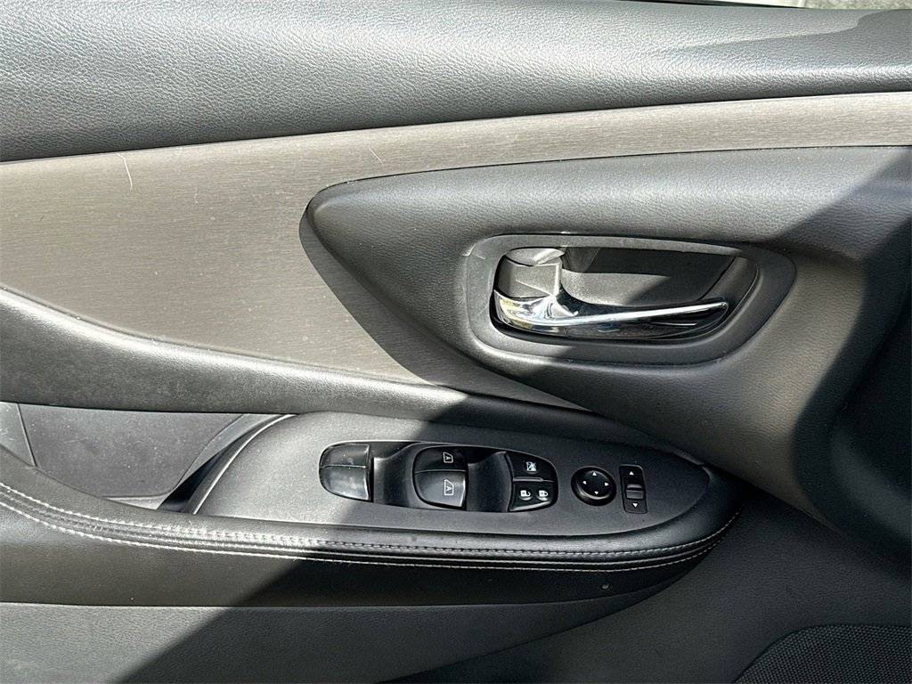 Used 2019 Nissan Murano S image 16