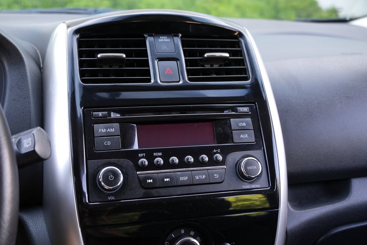 Used 2015 Nissan Versa Note SV FWD image 10