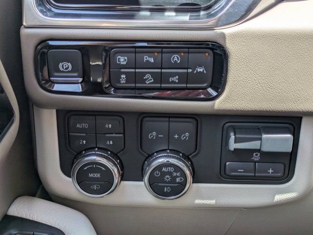 Used 2025 GMC Yukon Denali w/ Denali Reserve Package AWD/4WD image 22