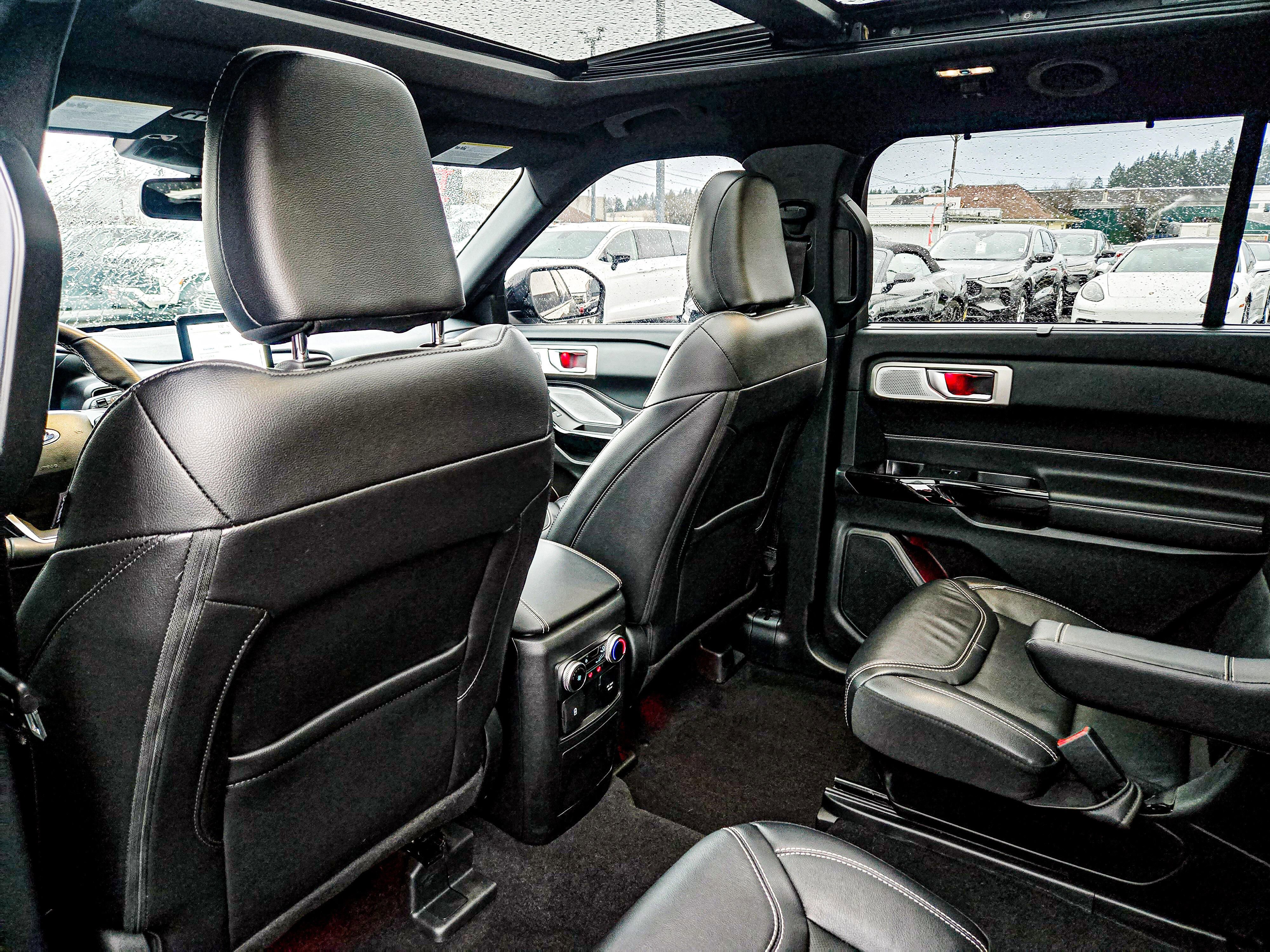 Used 2024 Ford Explorer ST w/ Equipment Group 401A image 11