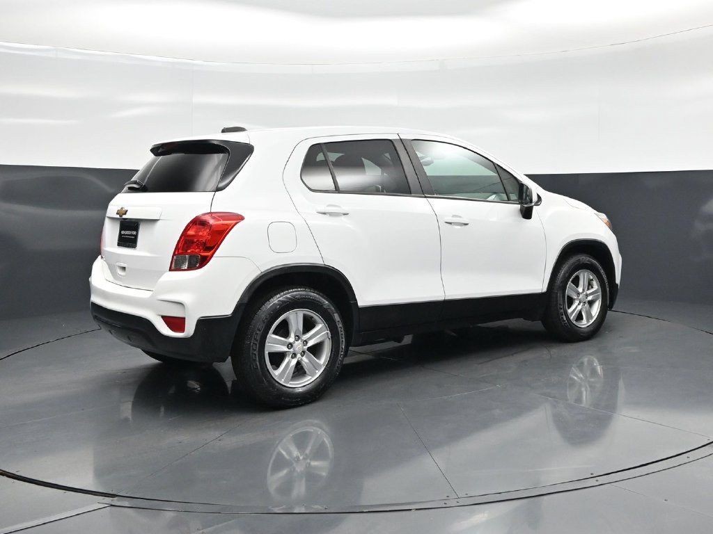 Used 2021 Chevrolet Trax LS w/ Tint and Cruise Package FWD image 27