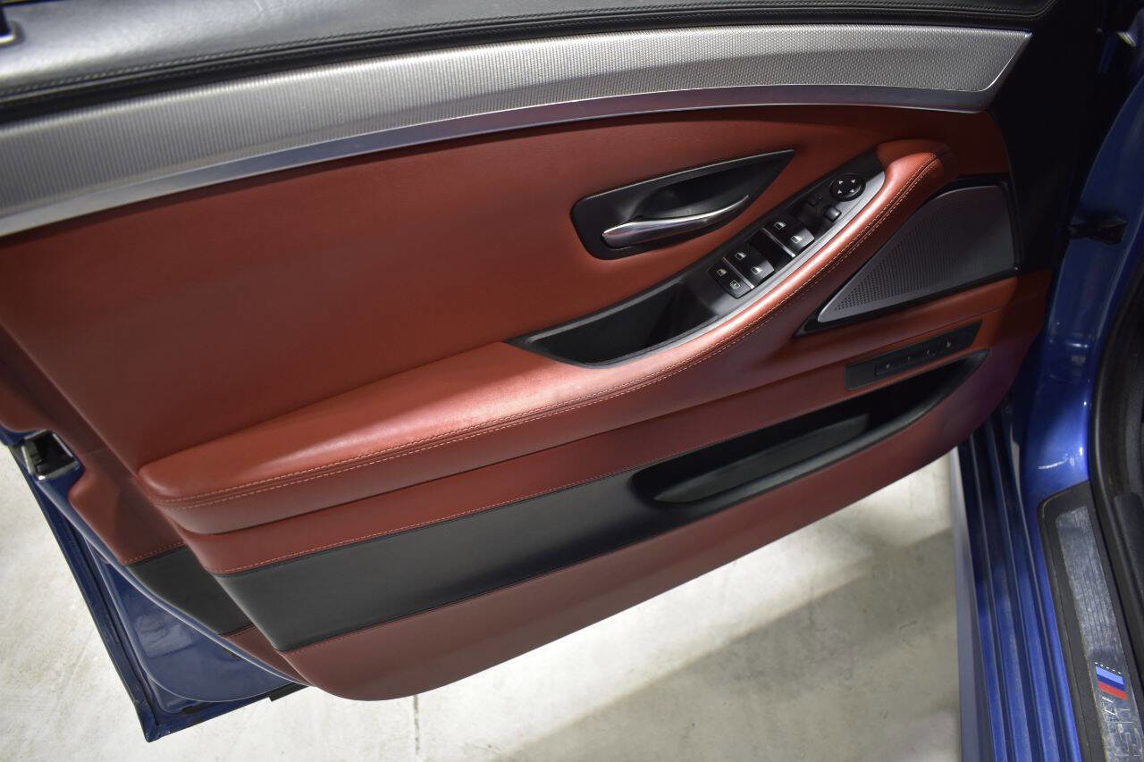 Used 2014 BMW M5 image 14