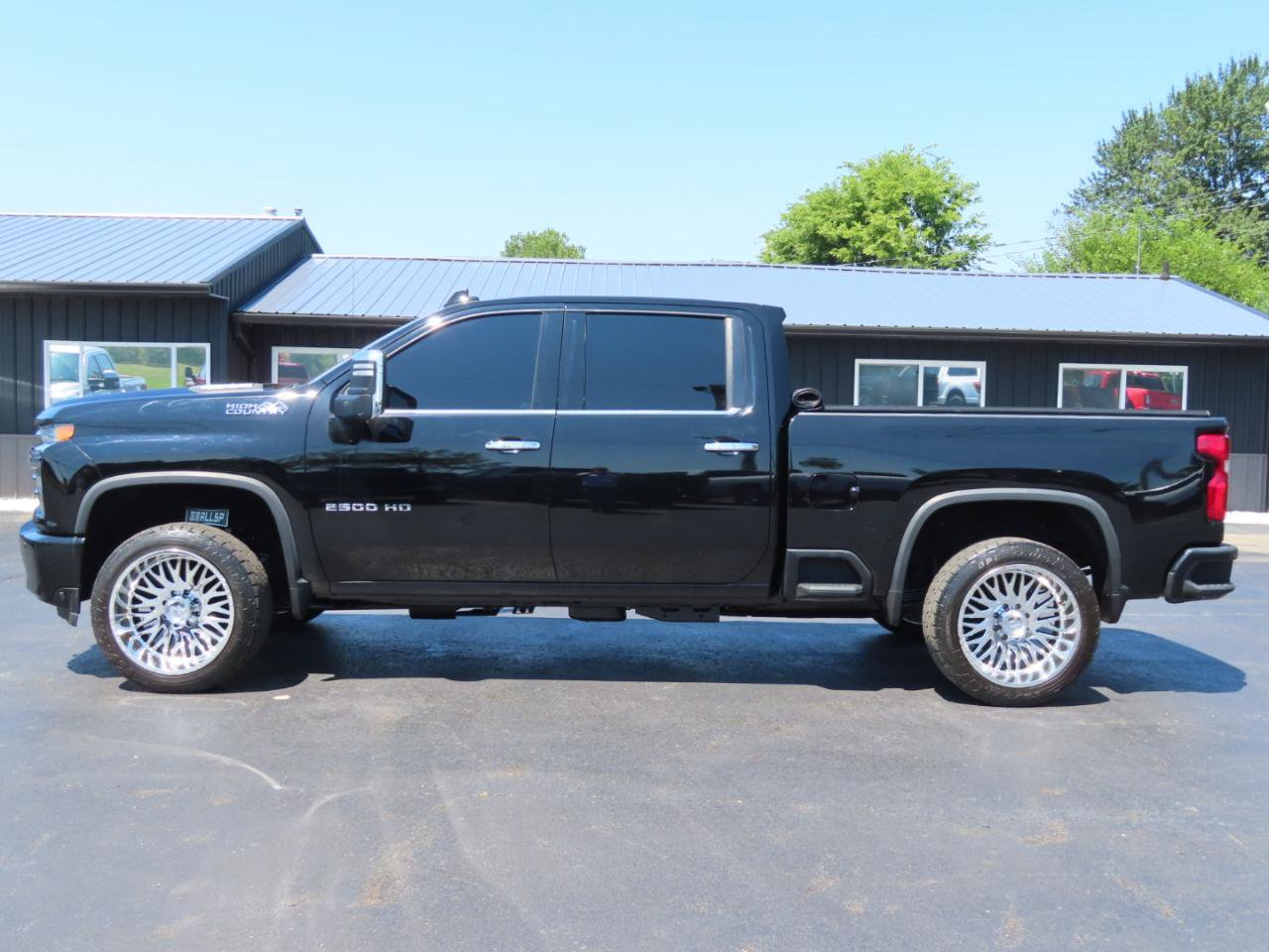 Used 2020 Chevrolet Silverado 2500 High Country w/ Z71 Off-Road Package AWD/4WD image 3