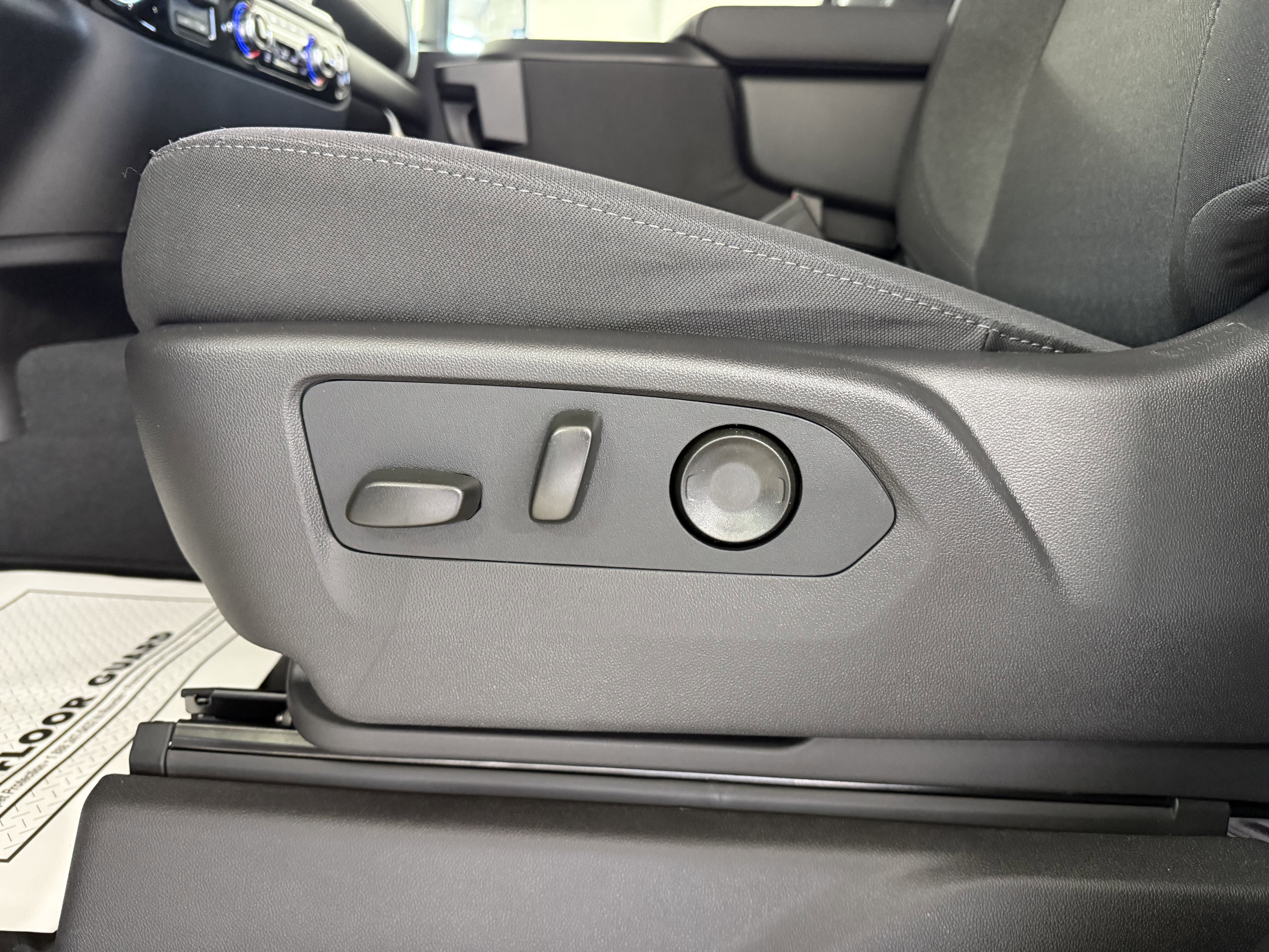 New 2026 GMC Sierra 3500 SLE image 19