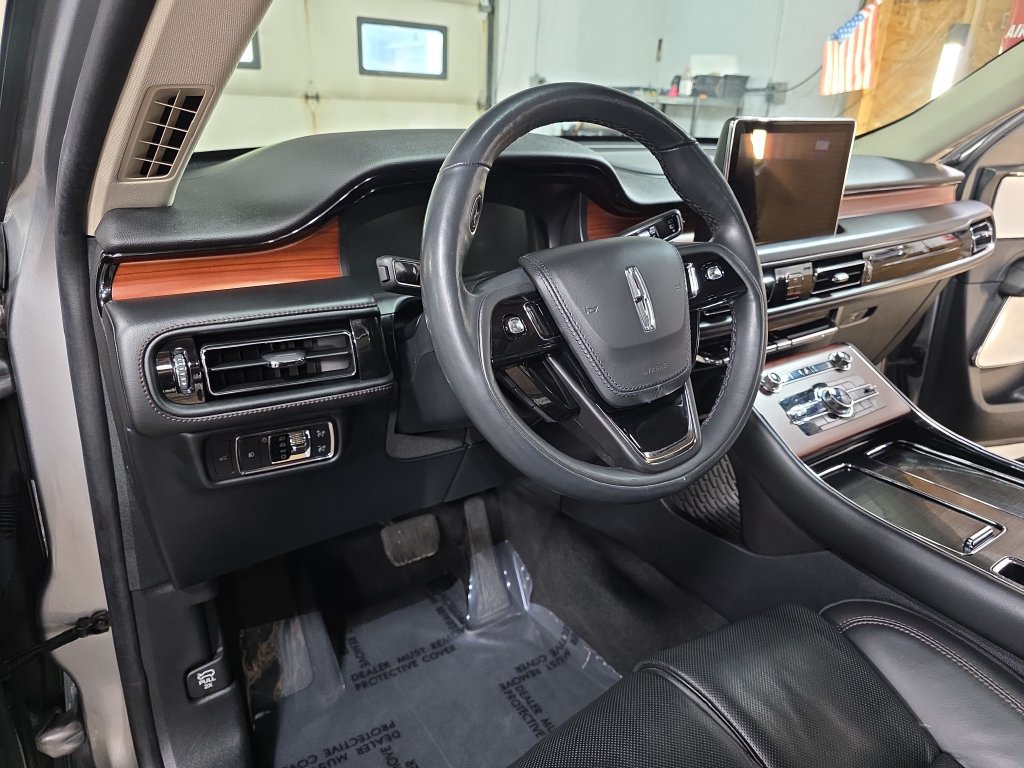 Used 2021 Lincoln Aviator Reserve w/ Equipment Group 201A AWD/4WD image 16