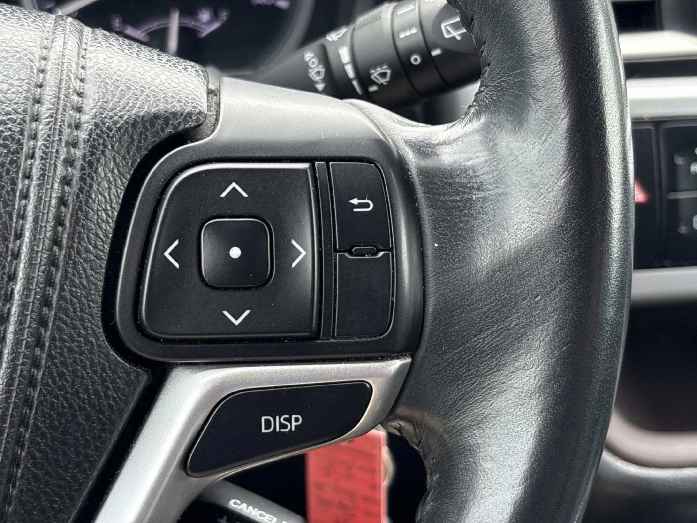 Used 2014 Toyota Highlander LE image 25