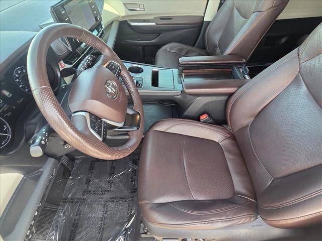 Used 2022 Toyota Sienna Platinum image 14