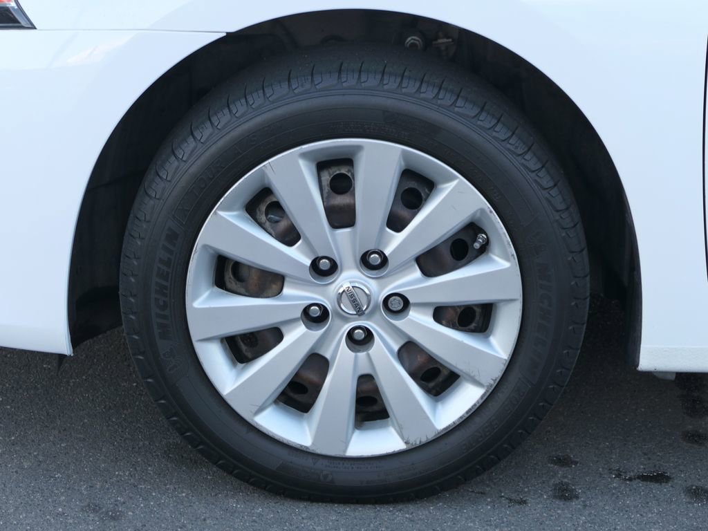 Used 2015 Nissan Sentra S image 11