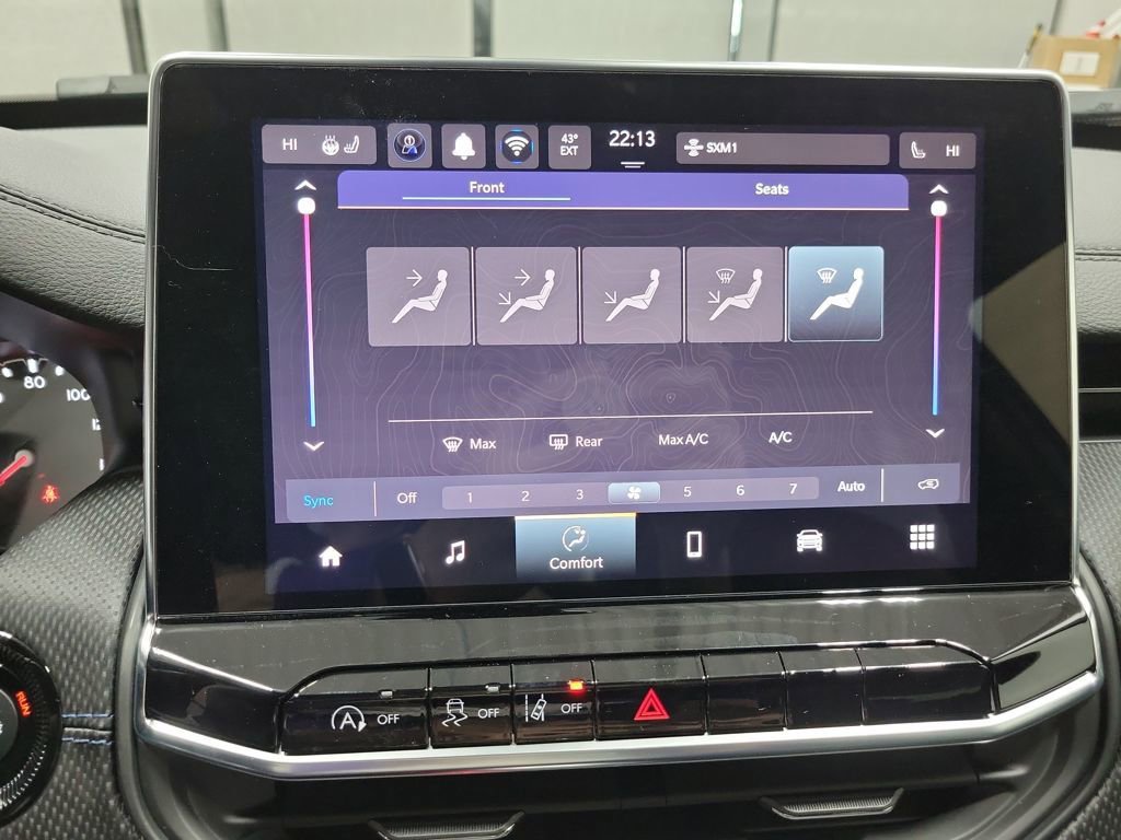 New 2025 Jeep Compass Latitude w/ Sun & Sound Group image 16