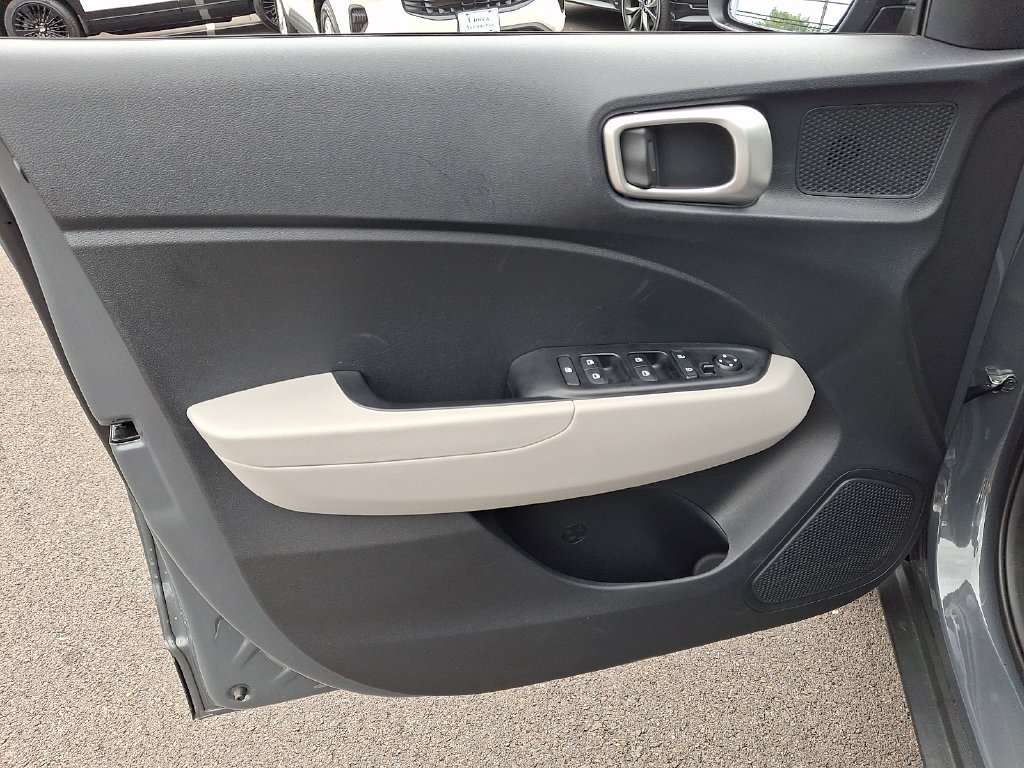 Used 2026 Hyundai Venue SEL FWD image 16