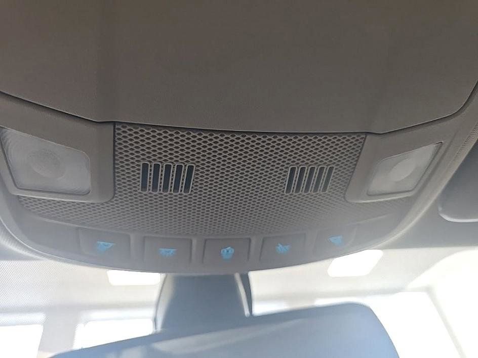 Used 2020 Ford Fusion SE image 27