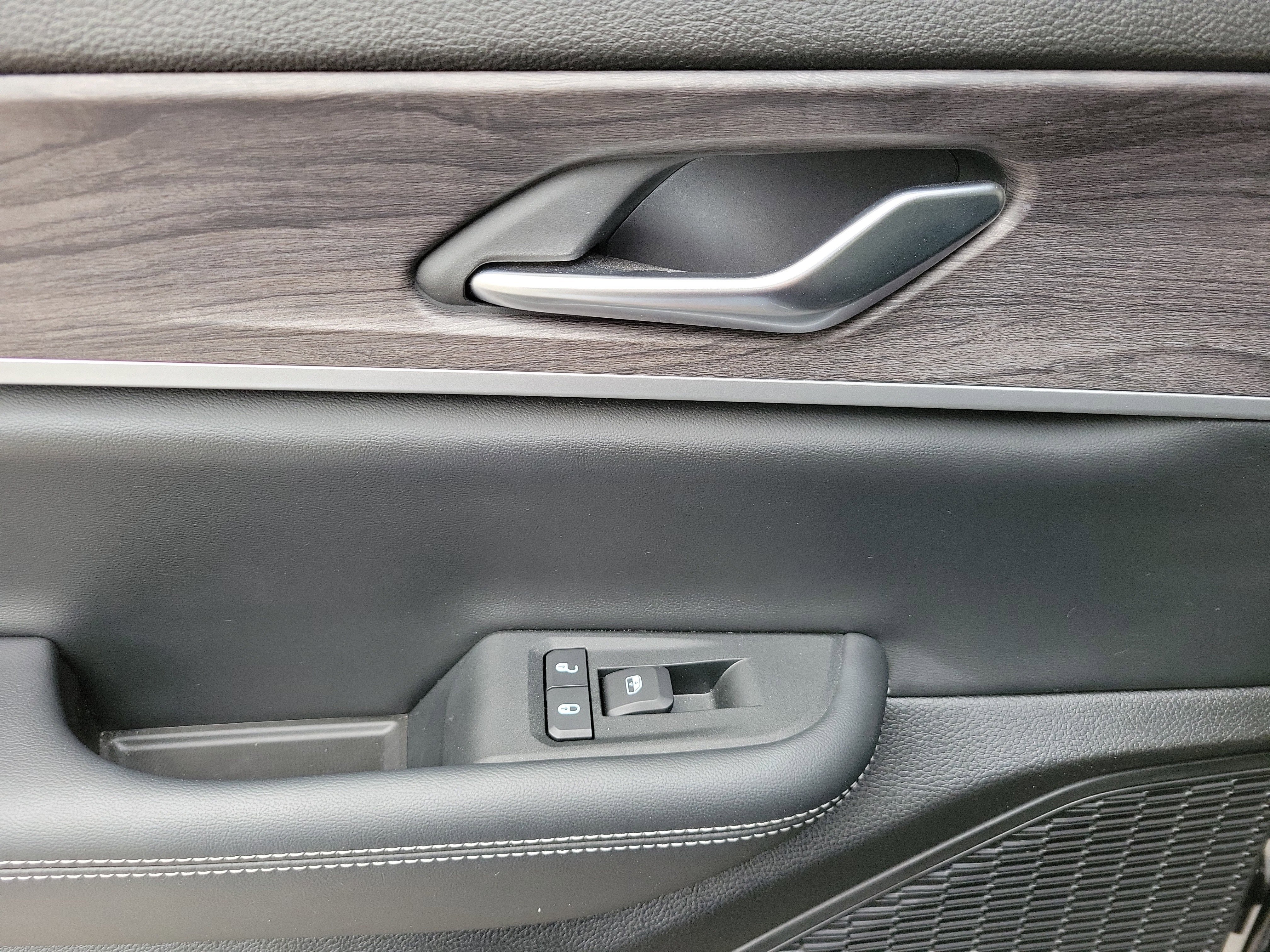 Used 2023 Jeep Grand Cherokee L Limited image 25