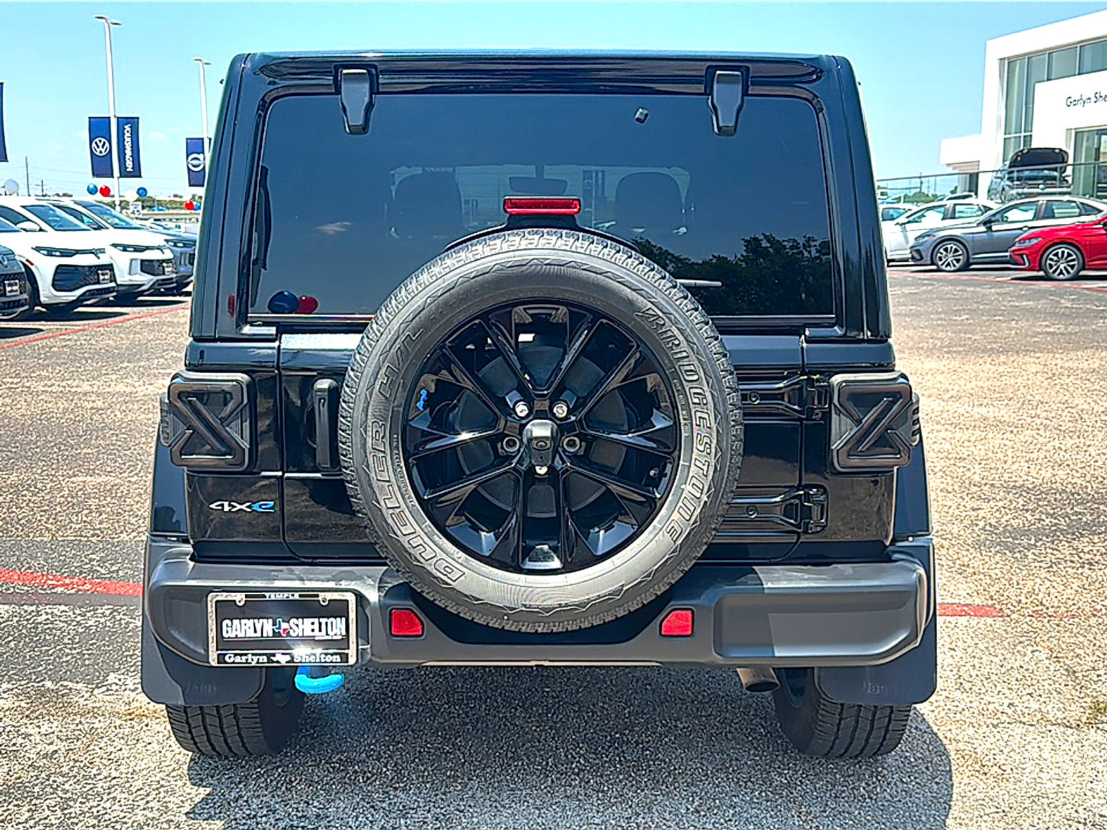 Used 2022 Jeep Wrangler Unlimited Sahara w/ Cold Weather Group AWD/4WD image 7