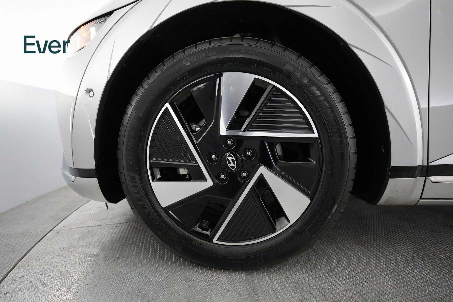 Used 2025 Hyundai Ioniq 5 Limited image 19