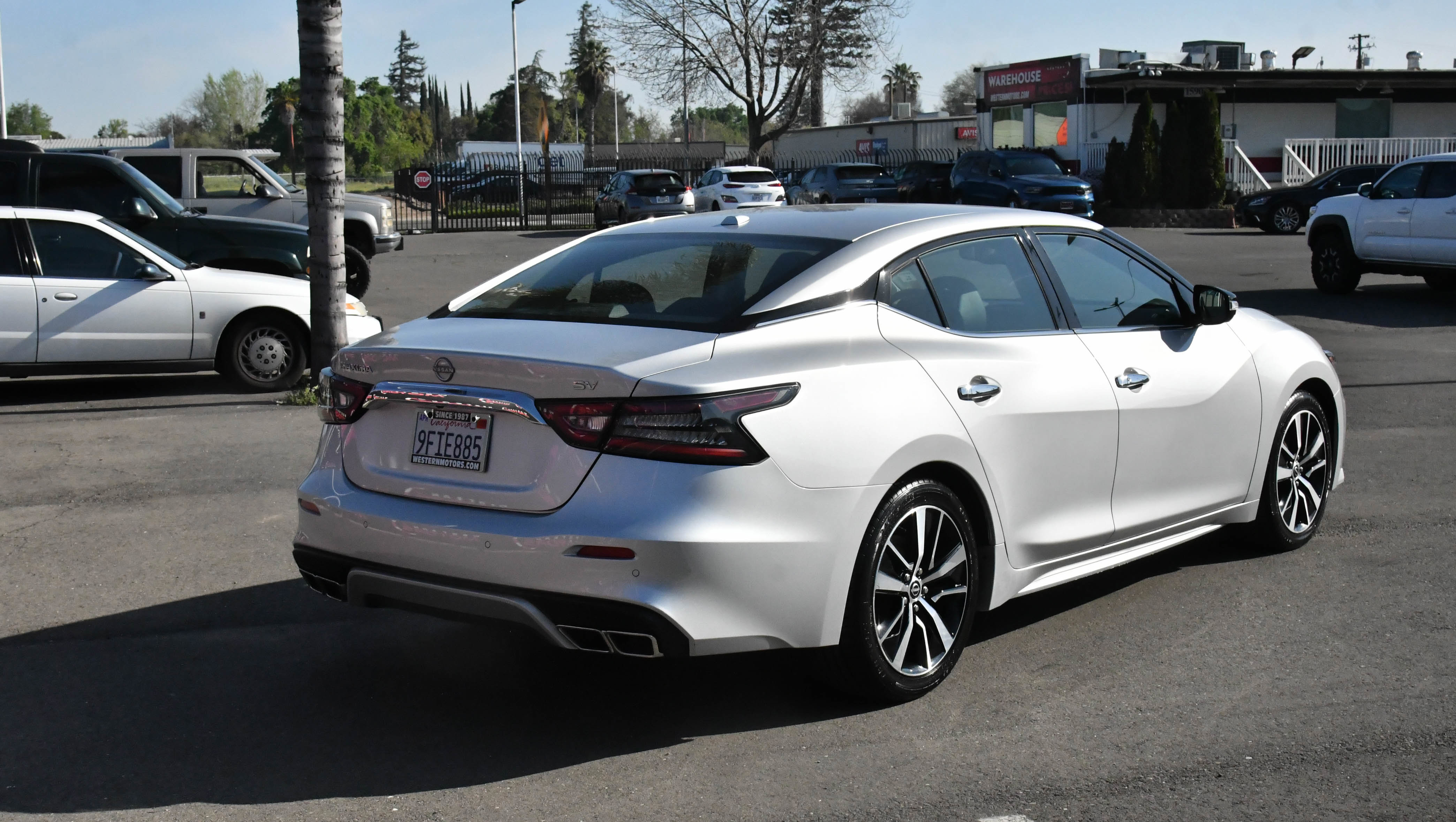 Used 2023 Nissan Maxima SV w/ Floor Mat Group FWD image 8