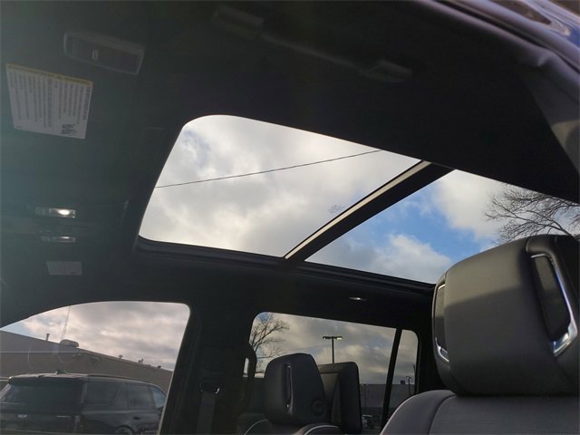 Certified 2025 Cadillac Escalade ESV Sport w/ Touring Package image 24