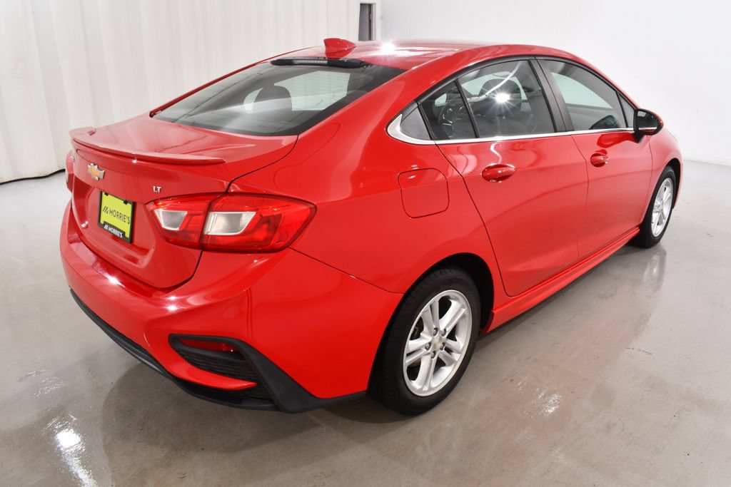 Used 2017 Chevrolet Cruze LT w/ Sun And Sound Package FWD image 11