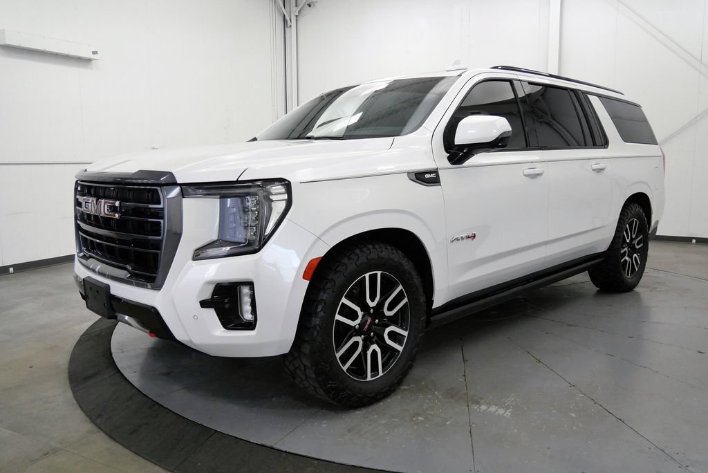 Used 2024 GMC Yukon XL AT4 w/ AT4 Premium Plus Package AWD/4WD image 3