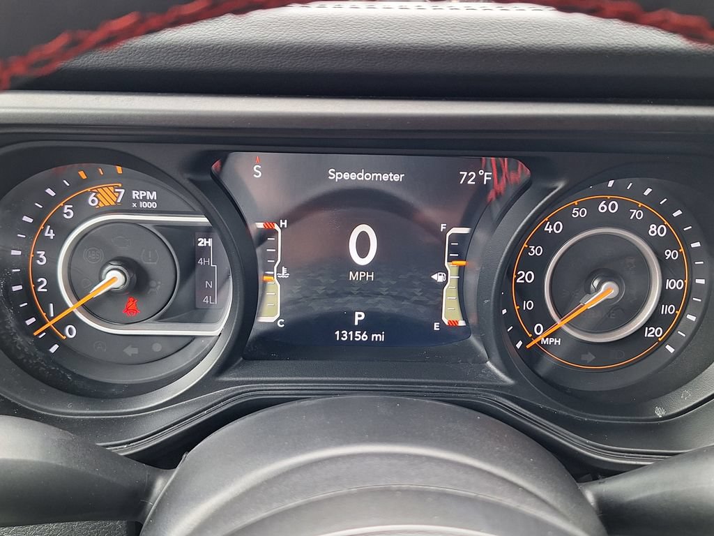 Used 2024 Jeep Wrangler Unlimited Rubicon w/ Convenience Group AWD/4WD image 17