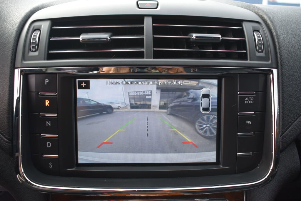 Used 2017 Lincoln Continental Premiere image 22