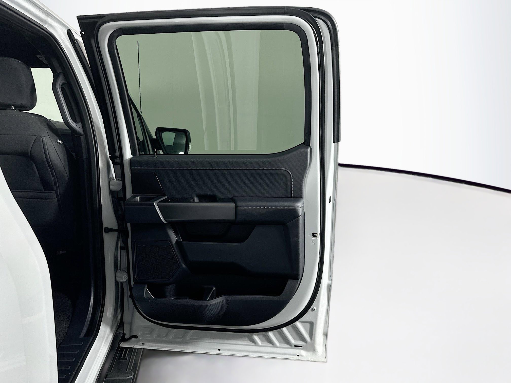 Used 2024 Ford F150 XLT w/ Equipment Group 302A MID image 30