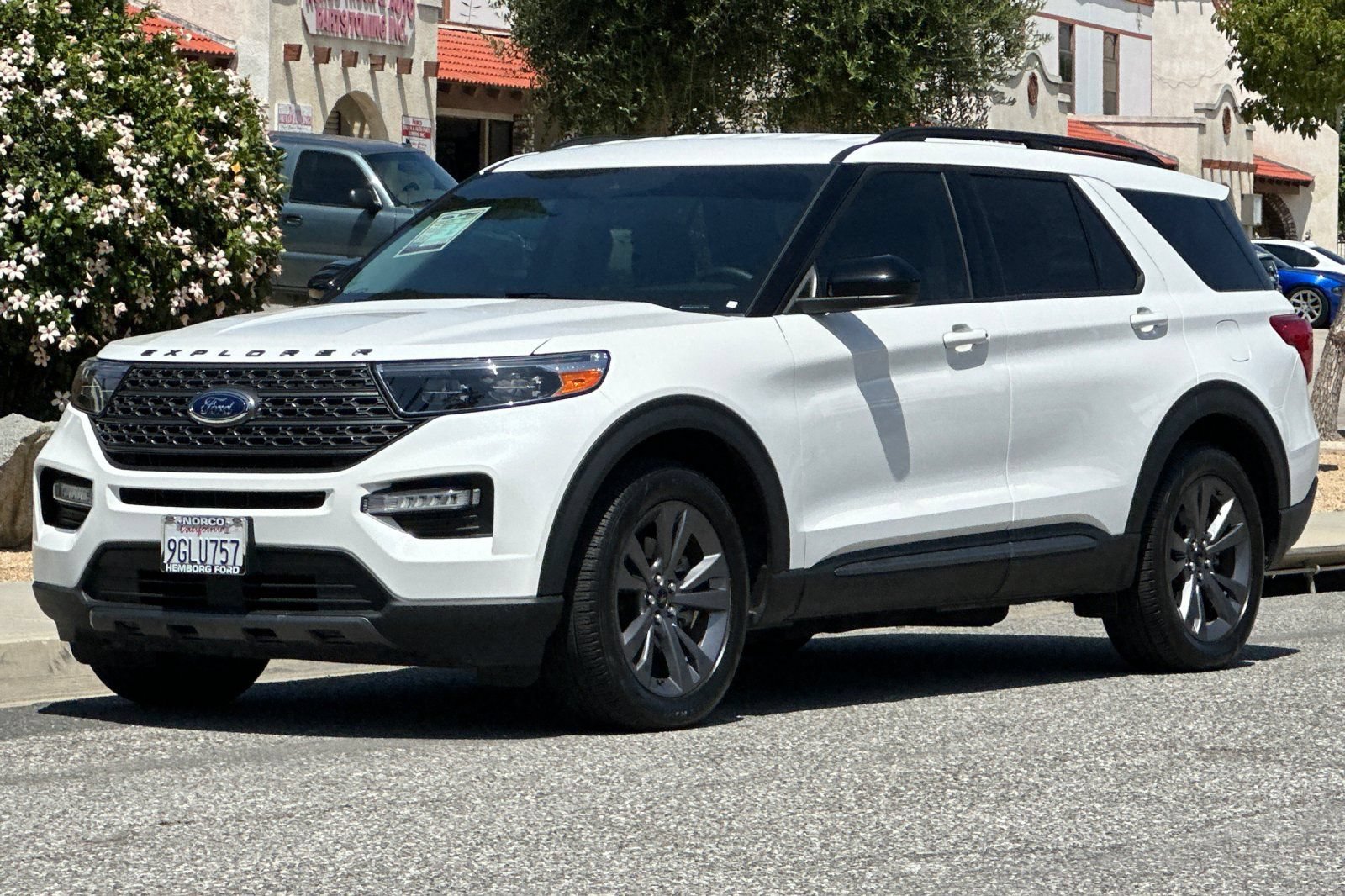 Used 2023 Ford Explorer XLT w/ Equipment Group 202A RWD image 8
