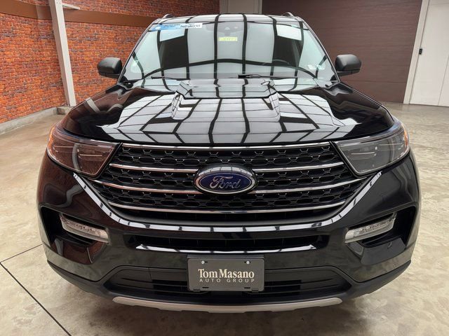 Used 2022 Ford Explorer XLT w/ Equipment Group 202A image 8