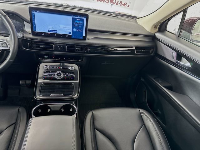 Certified 2023 Lincoln Nautilus AWD w/ Premium Package image 28