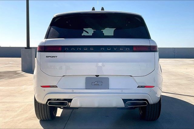 New 2026 Land Rover Range Rover Sport Dynamic SE image 4