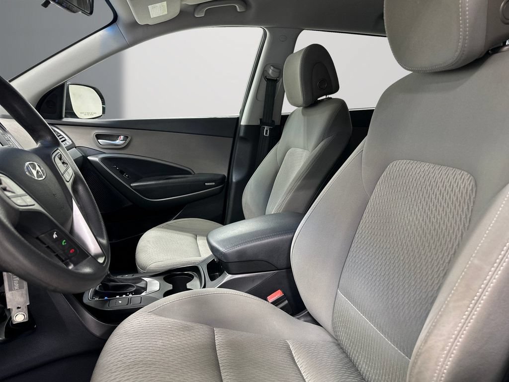 Used 2016 Hyundai Santa Fe SE AWD/4WD image 14