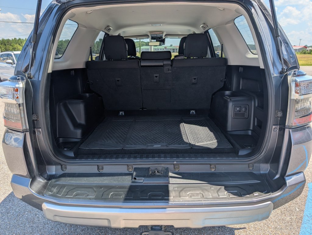 Used 2020 Toyota 4Runner TRD Off-Road AWD/4WD image 32