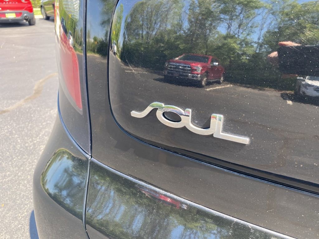 Used 2016 Kia Soul + image 8