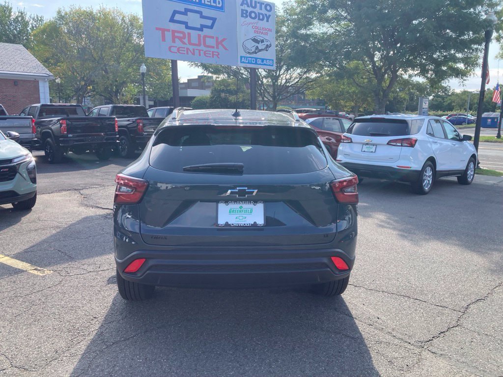 New 2026 Chevrolet Trax LT w/ Midnight Edition FWD image 27
