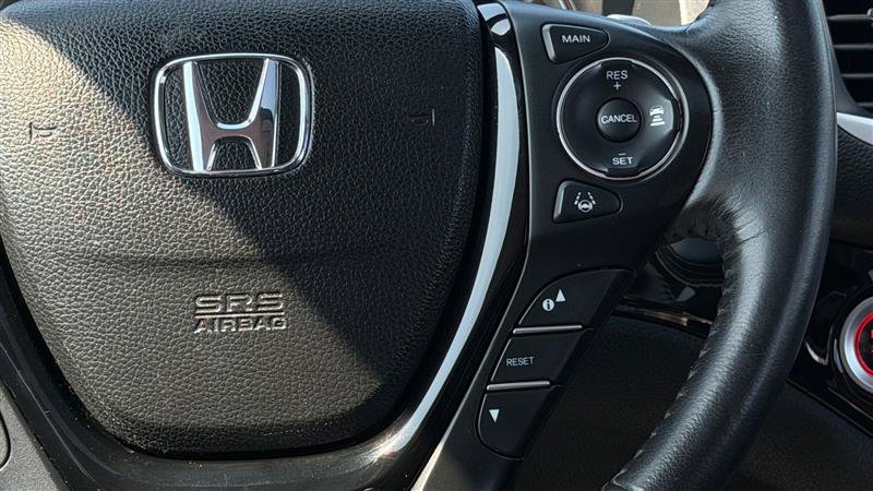 Used 2017 Honda Pilot Touring image 32