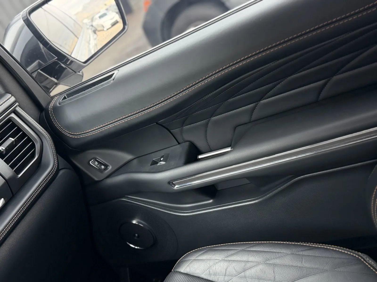 Used 2024 Ford Expedition Max Platinum image 45