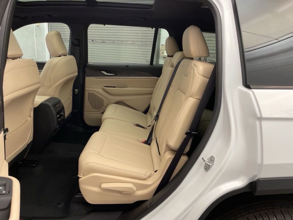New 2025 Jeep Grand Cherokee L Limited w/ Luxury Tech Group II image 20