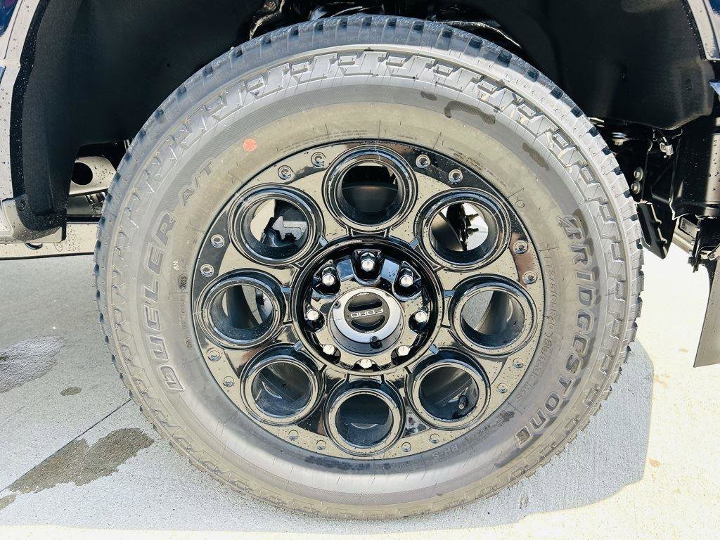 New 2025 Ford F250 Lariat w/ Black Appearance Package image 44