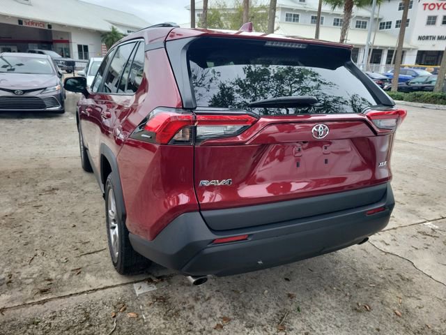 Used 2022 Toyota RAV4 XLE w/ Convenience Package image 3